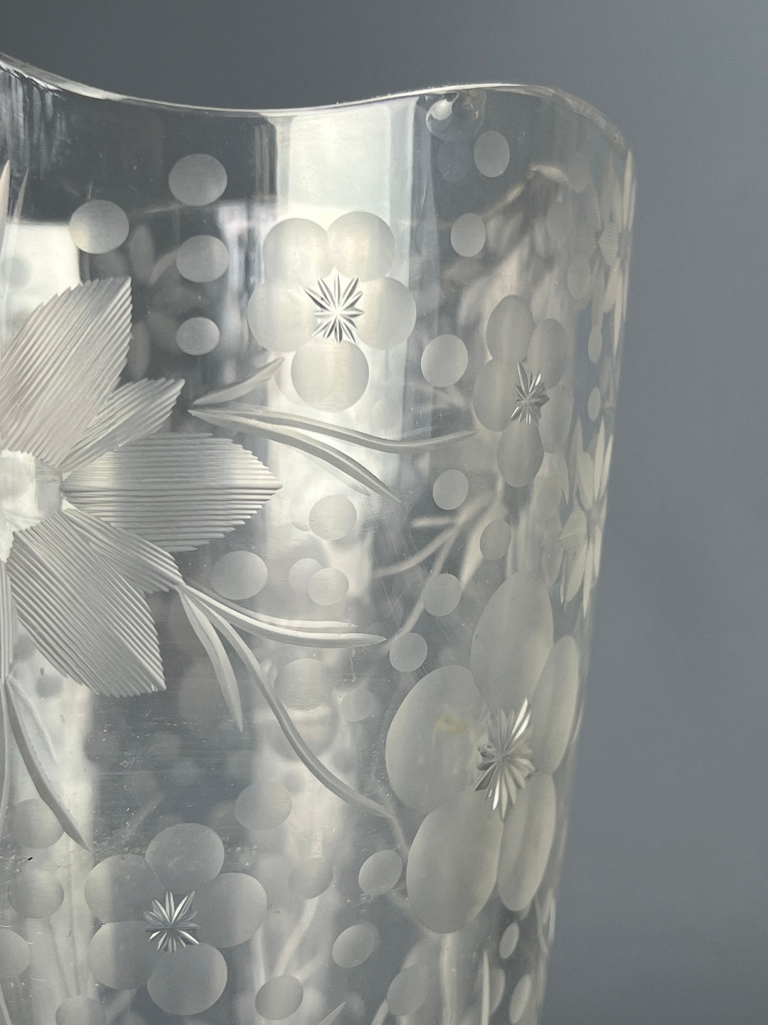 Vaso cristallo decoro floreale inciso