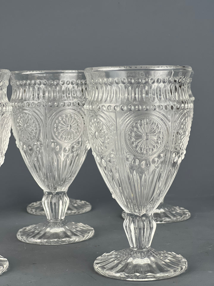 Set di sei calici decorati stile vintage