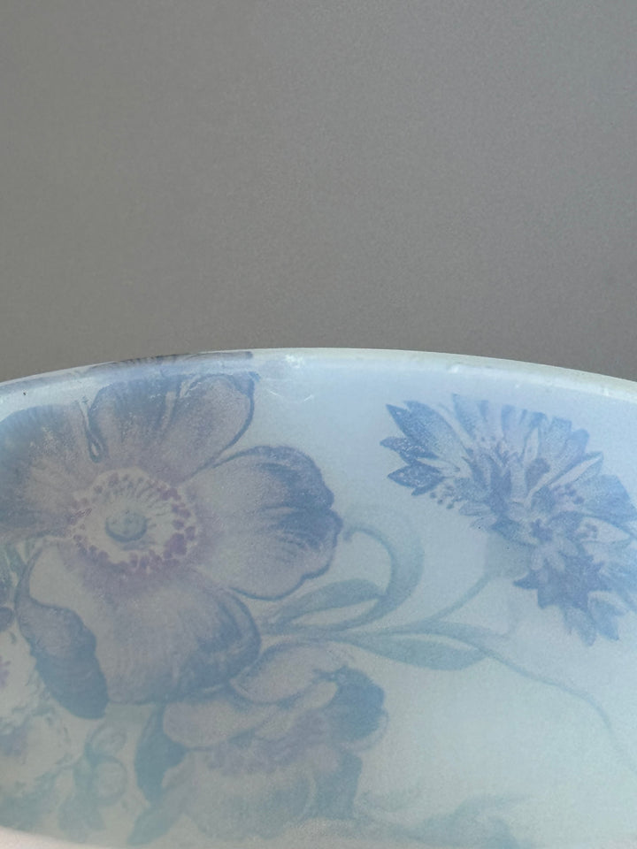 Porta bon bon vintage in vetro opalino bianco con decoro floreale
