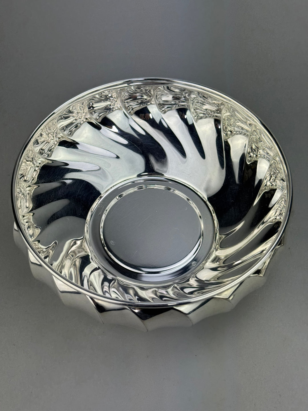 Scatola porta bon bon OLRI silverplated con coperchio
