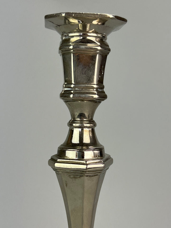 Coppia di Portacandele in Silverplated – Stile Classico a Base Ottagonale