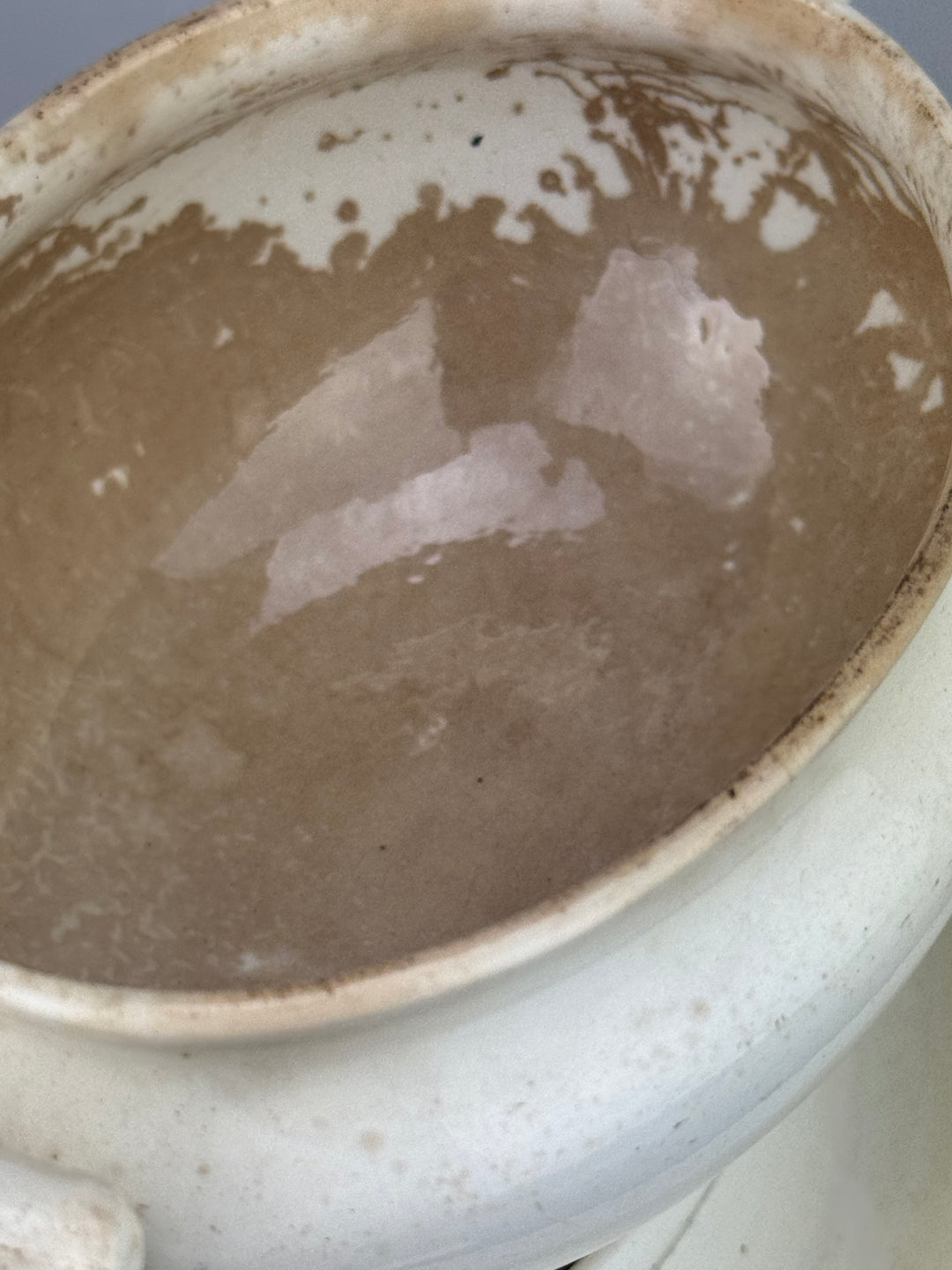 Zuppiera in ceramica Wedgwood bianca con cucchiaio vintage