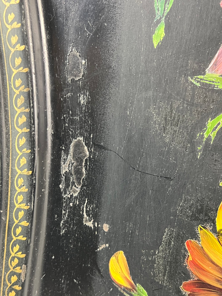 Vassoio decorativo russo nero dipinto a mano con fiori