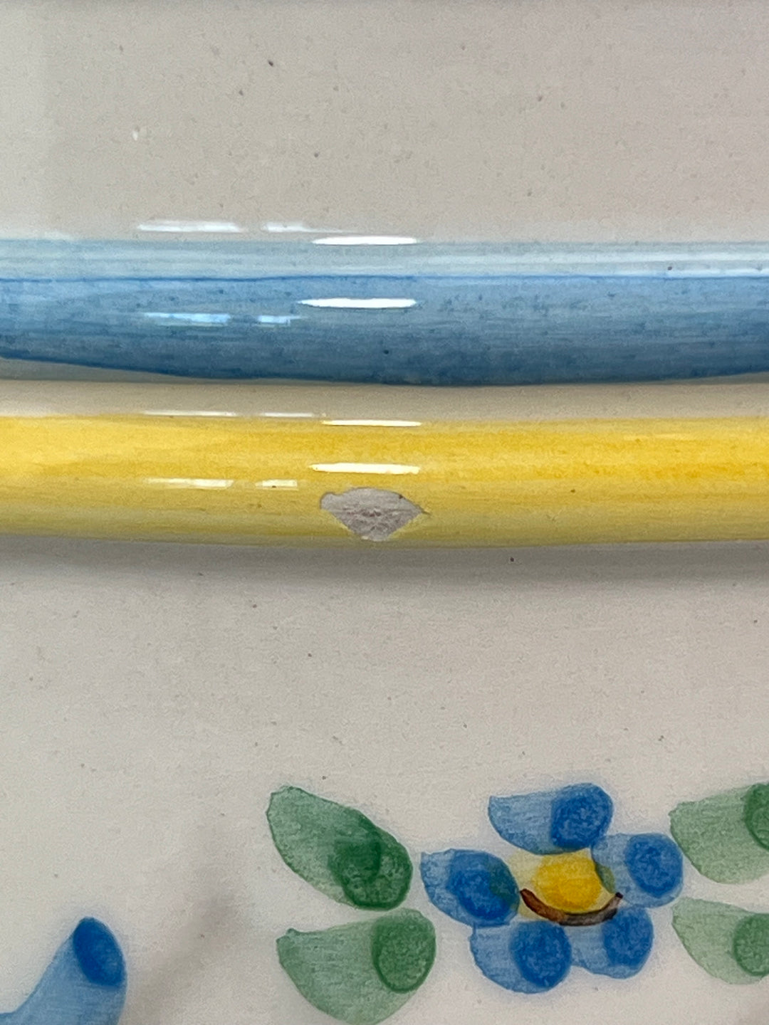 Barattolo portabiscotti in porcellana con decorazione blu e gialla