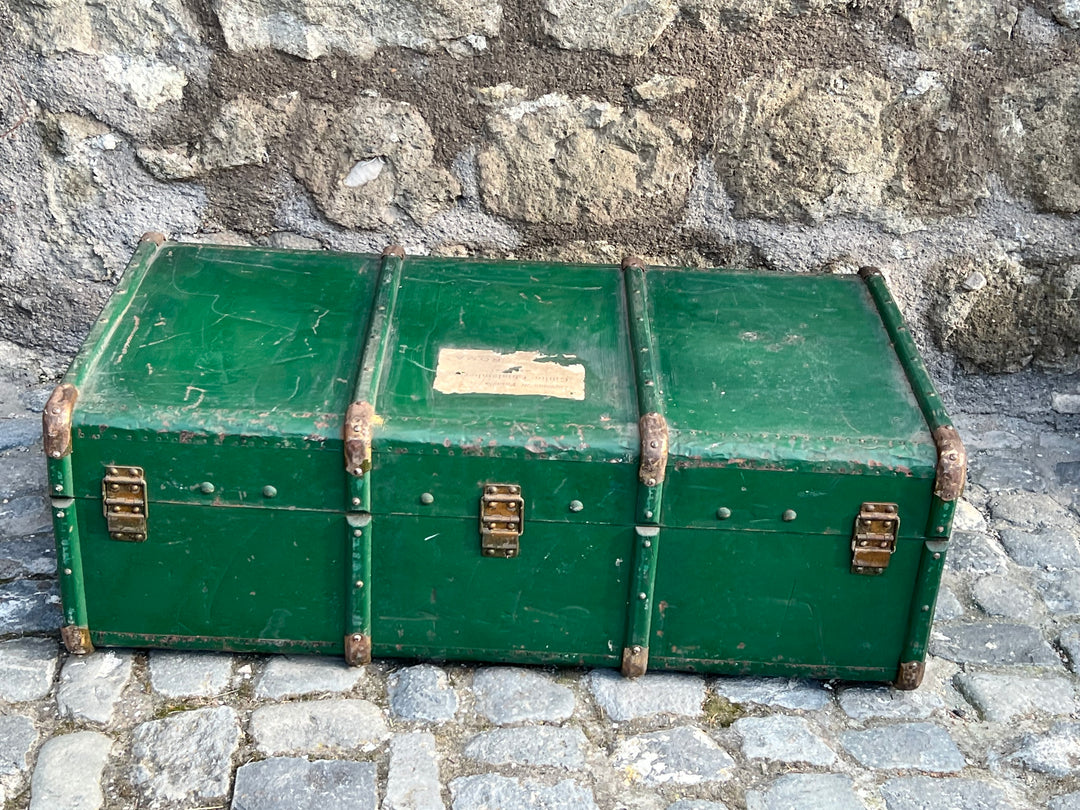 Baule da viaggio vintage in legno rivestito verde