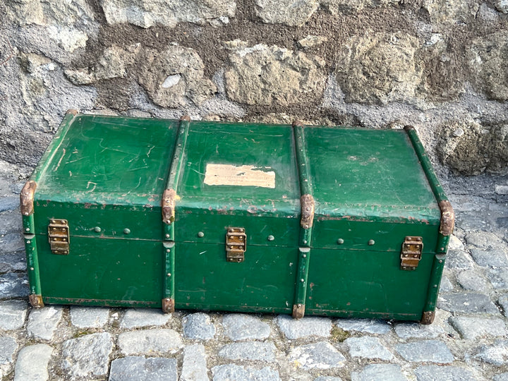 Baule da viaggio vintage in legno rivestito verde
