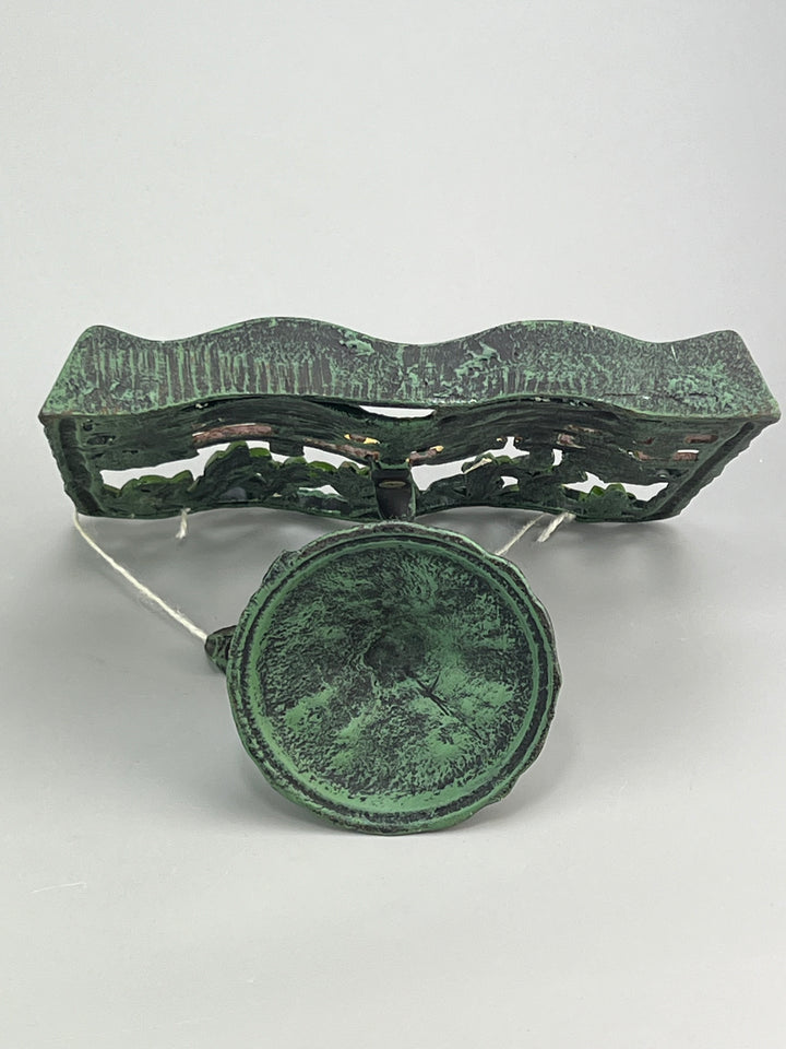 Leggio vintage in ghisa decorata scena con papere