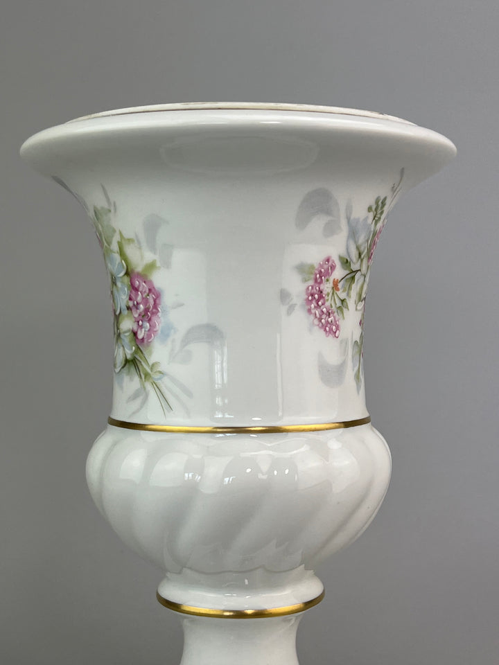 Vaso in porcellana Limoges France con decoro floreale rosa e blu