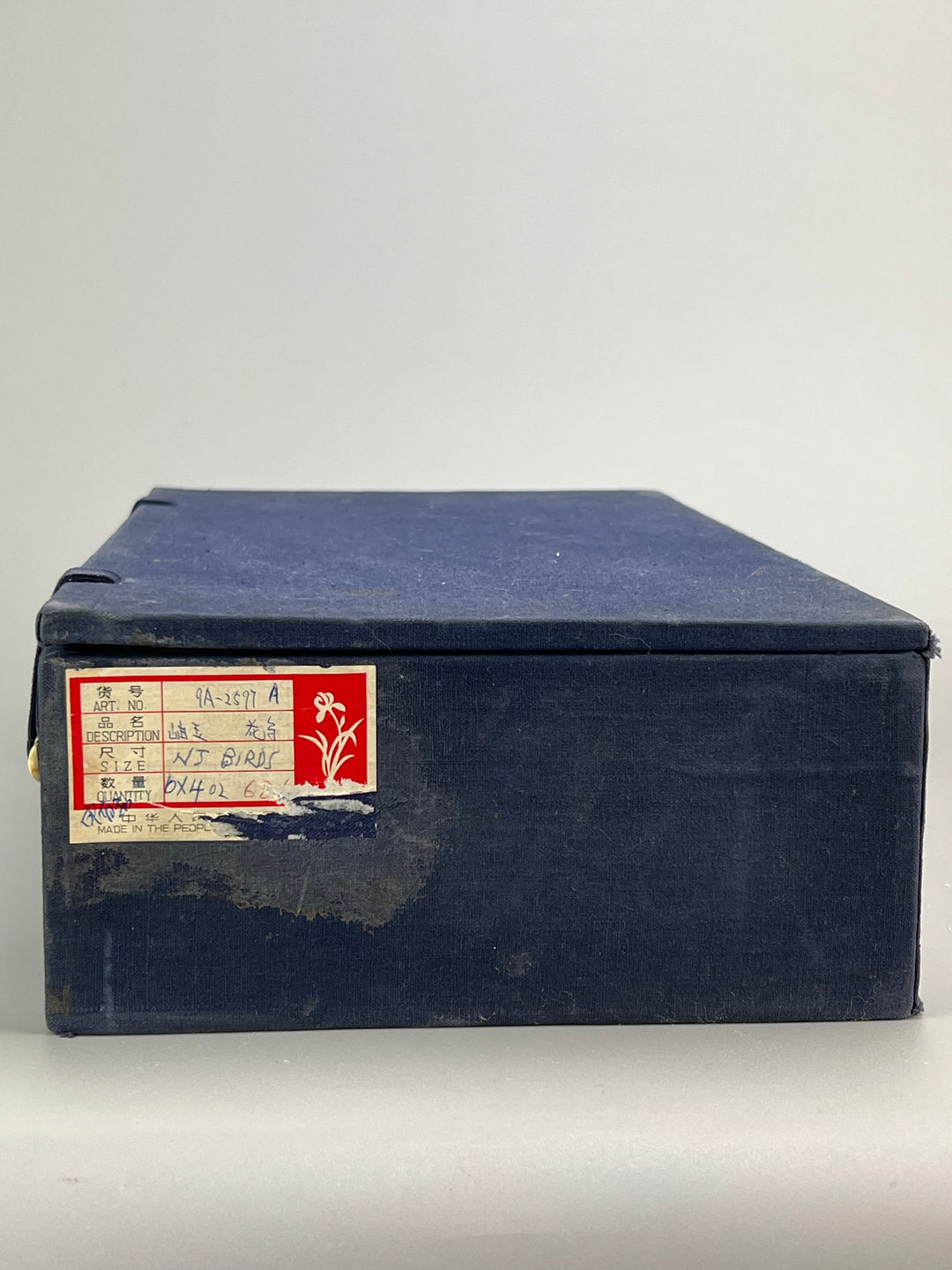 Scultura orientale in giada, Fenice su base in legno intagliato