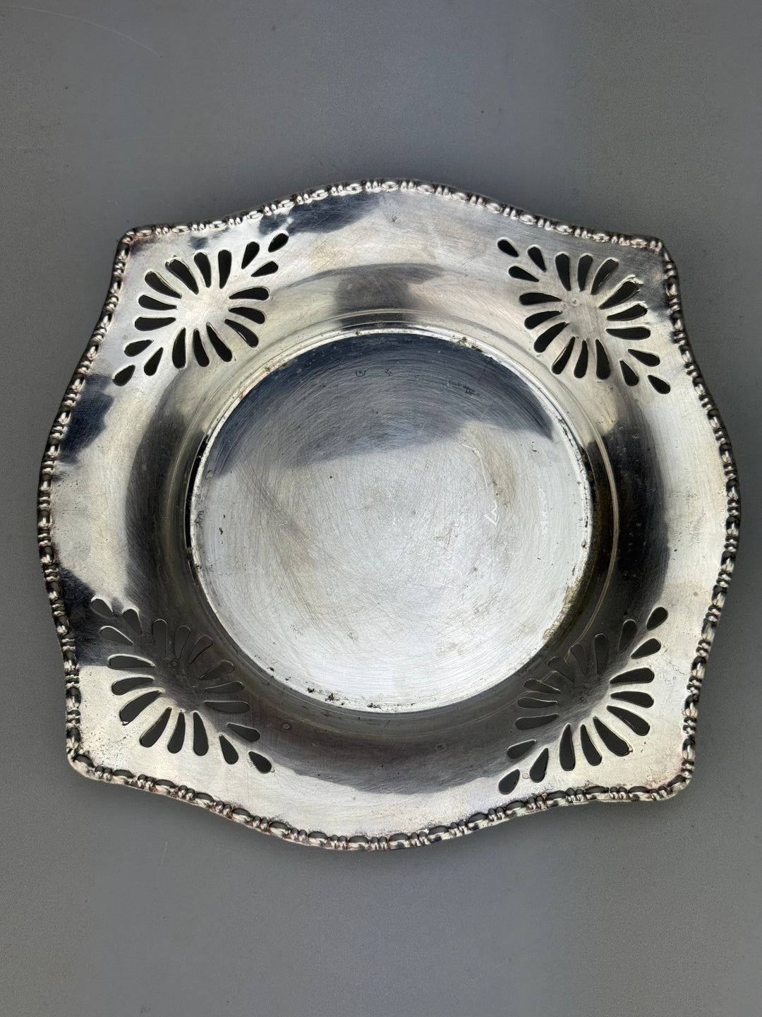 Formaggiera vintage in Vetro con coperchio e vassoio in silverplate