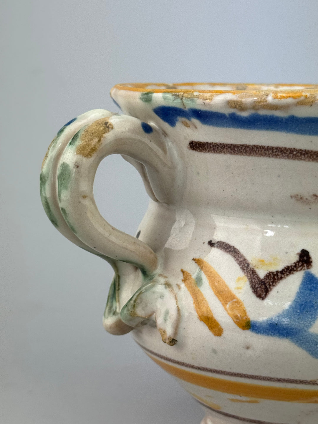Brocca in maiolica popolare dipinta a mano