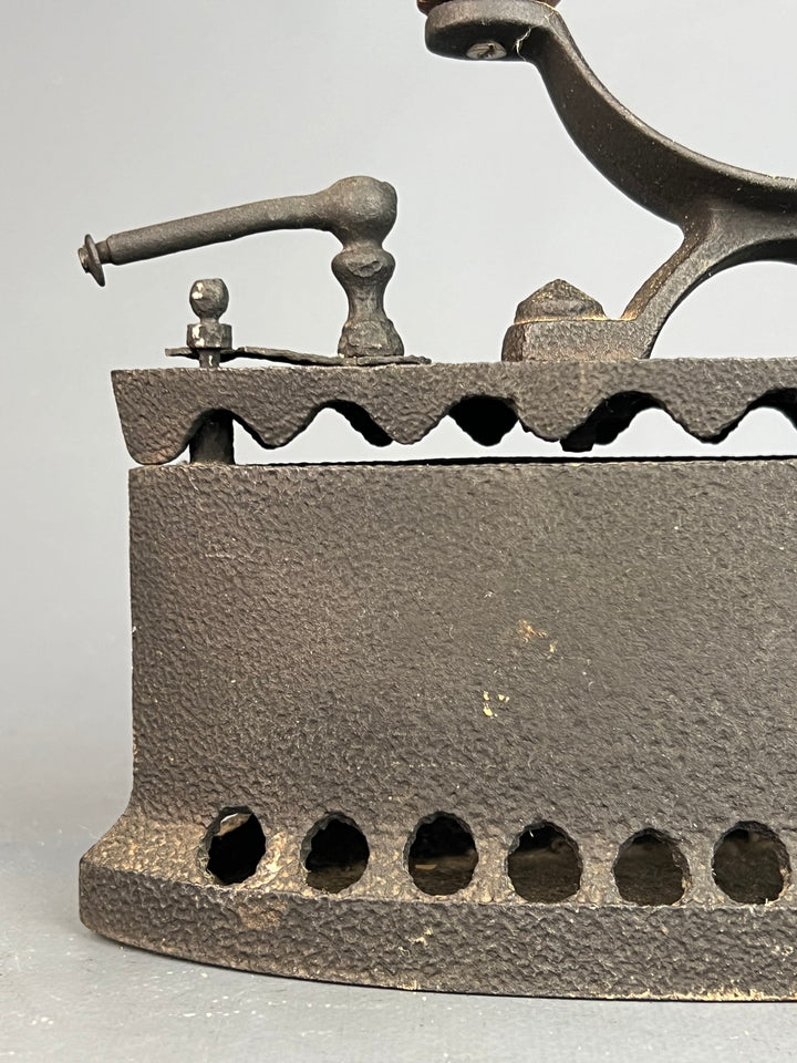 Antico Ferro da stiro ghisa e legno vintage