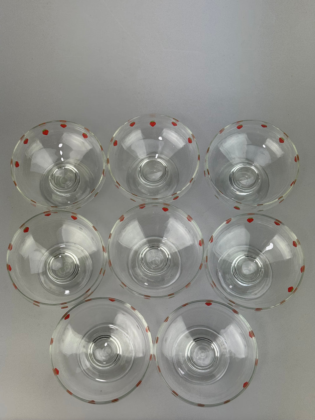 Set di 8 coppette in vetro con decoro fragoline vintage