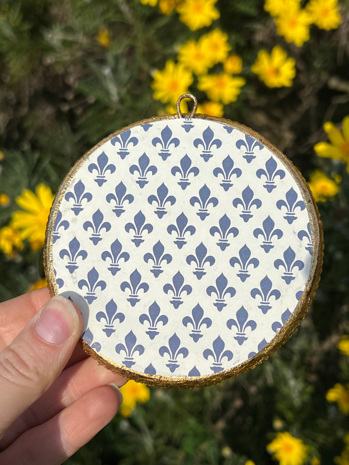 Specchietto dorato dettaglio sfere misure 10 cm