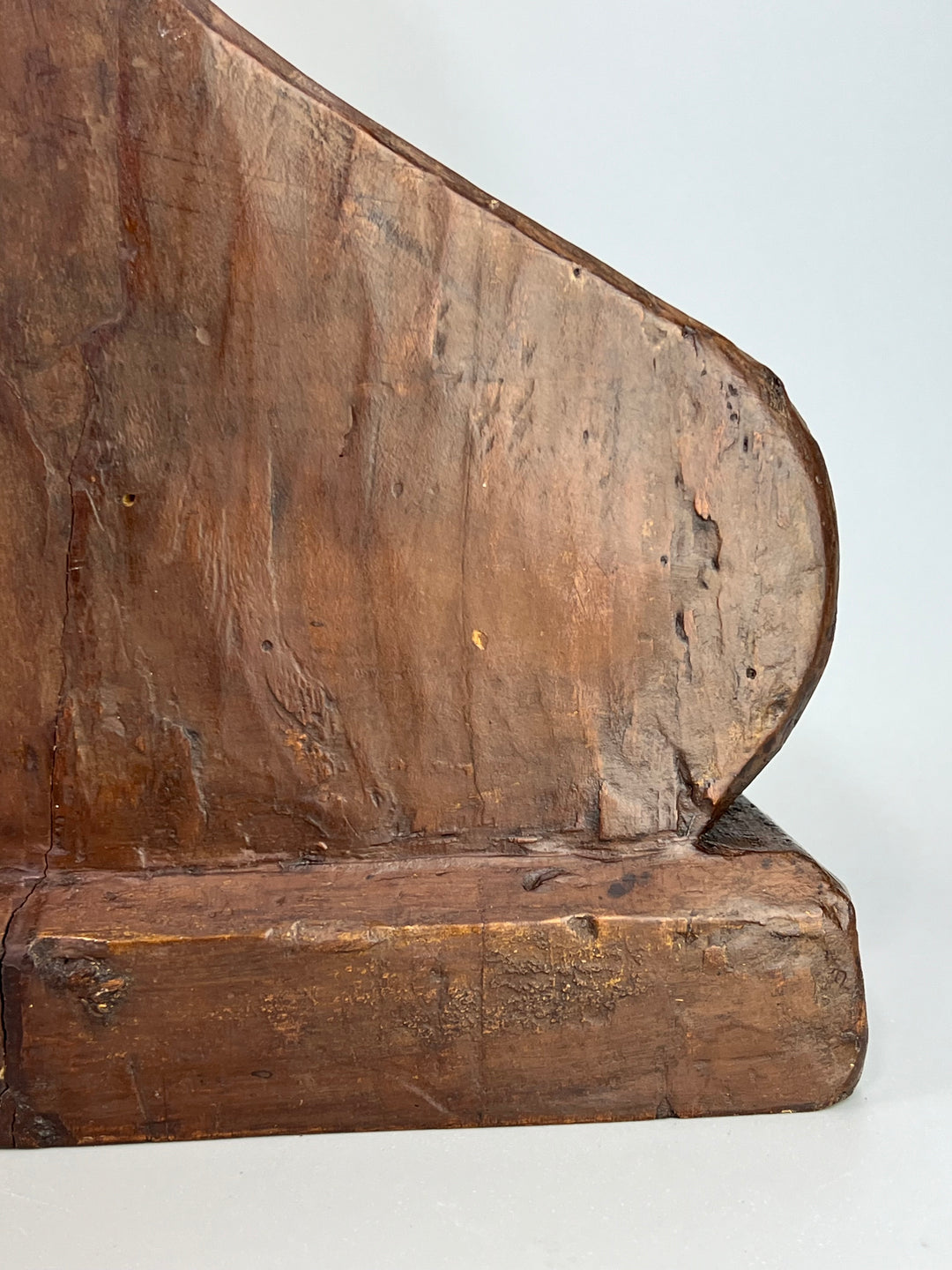 Coppia di capitelli in legno intagliati a mano elementi architettonici antichi