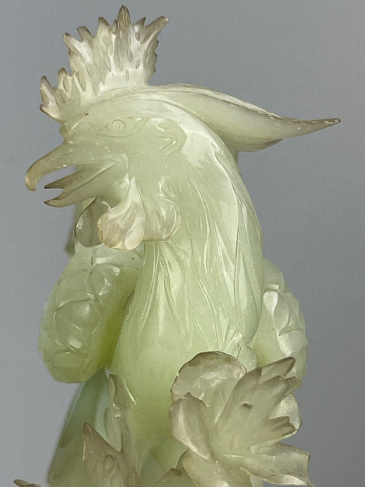 Scultura orientale in giada, Fenice su base in legno intagliato