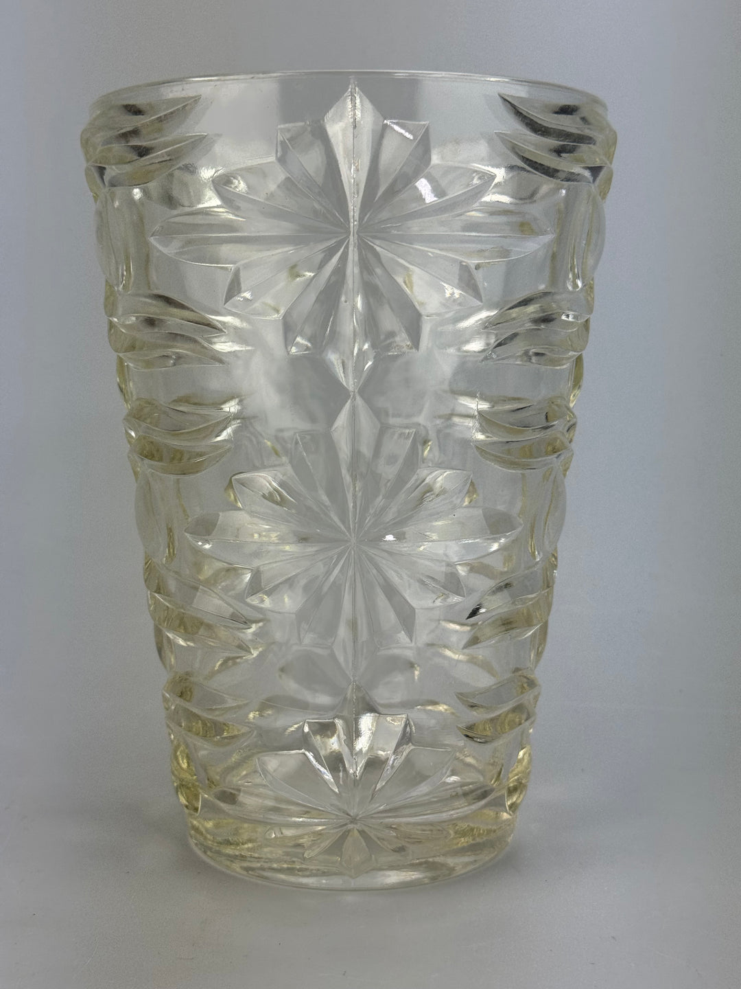 Vaso vintage in cristallo molato con motivo geometrico circolare anni ’60