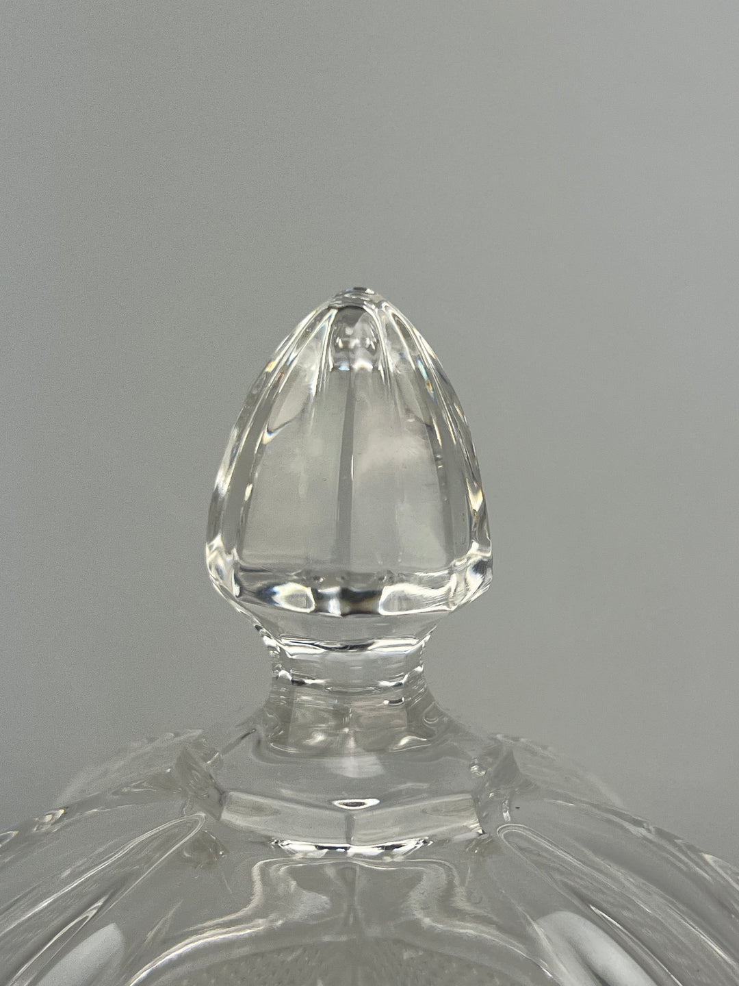 Porta bon bon in cristallo molato con coperchio