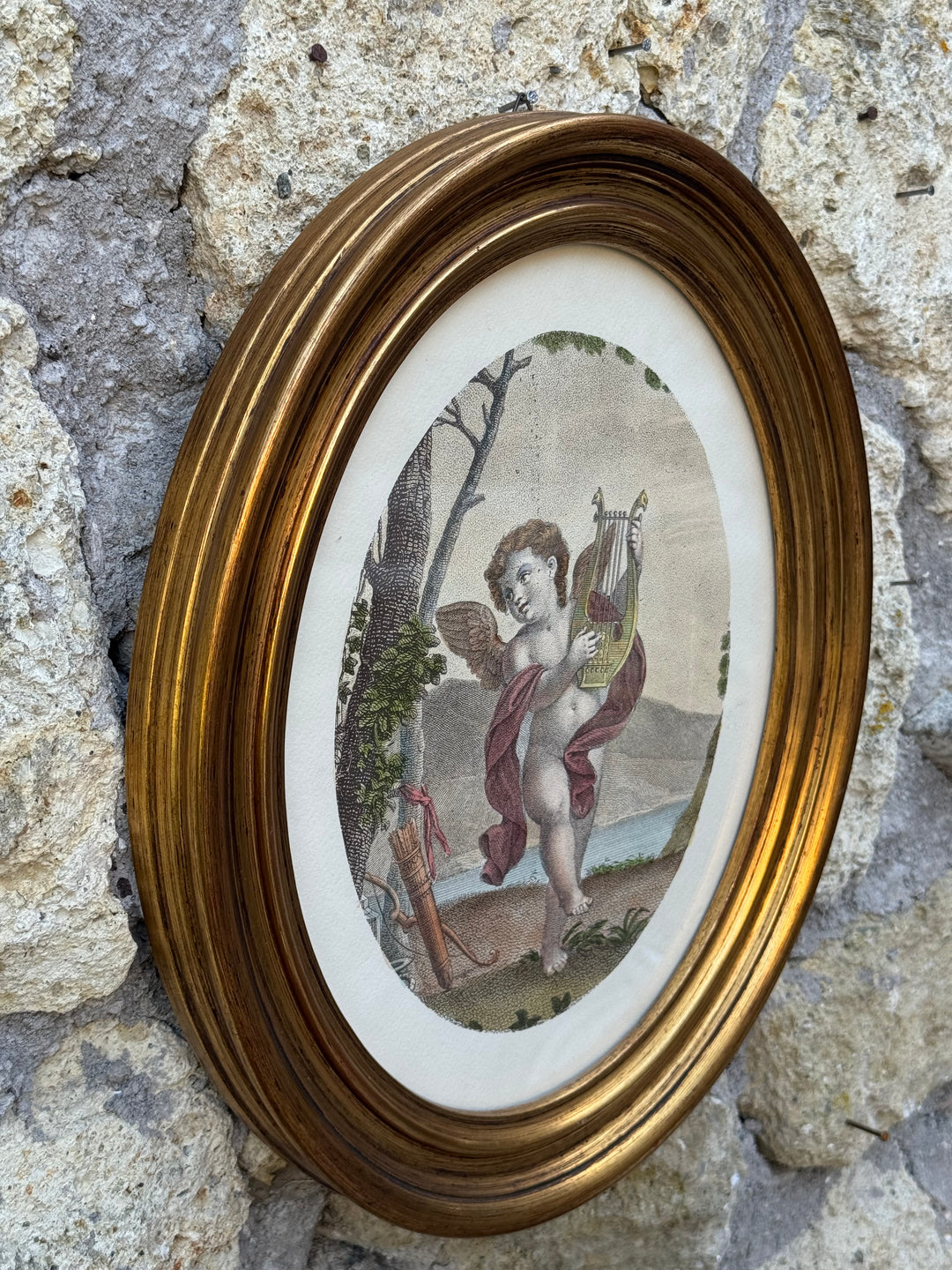 Stampe con Putti in Cornici Ovali Dorate Scene Allegoriche Classiche