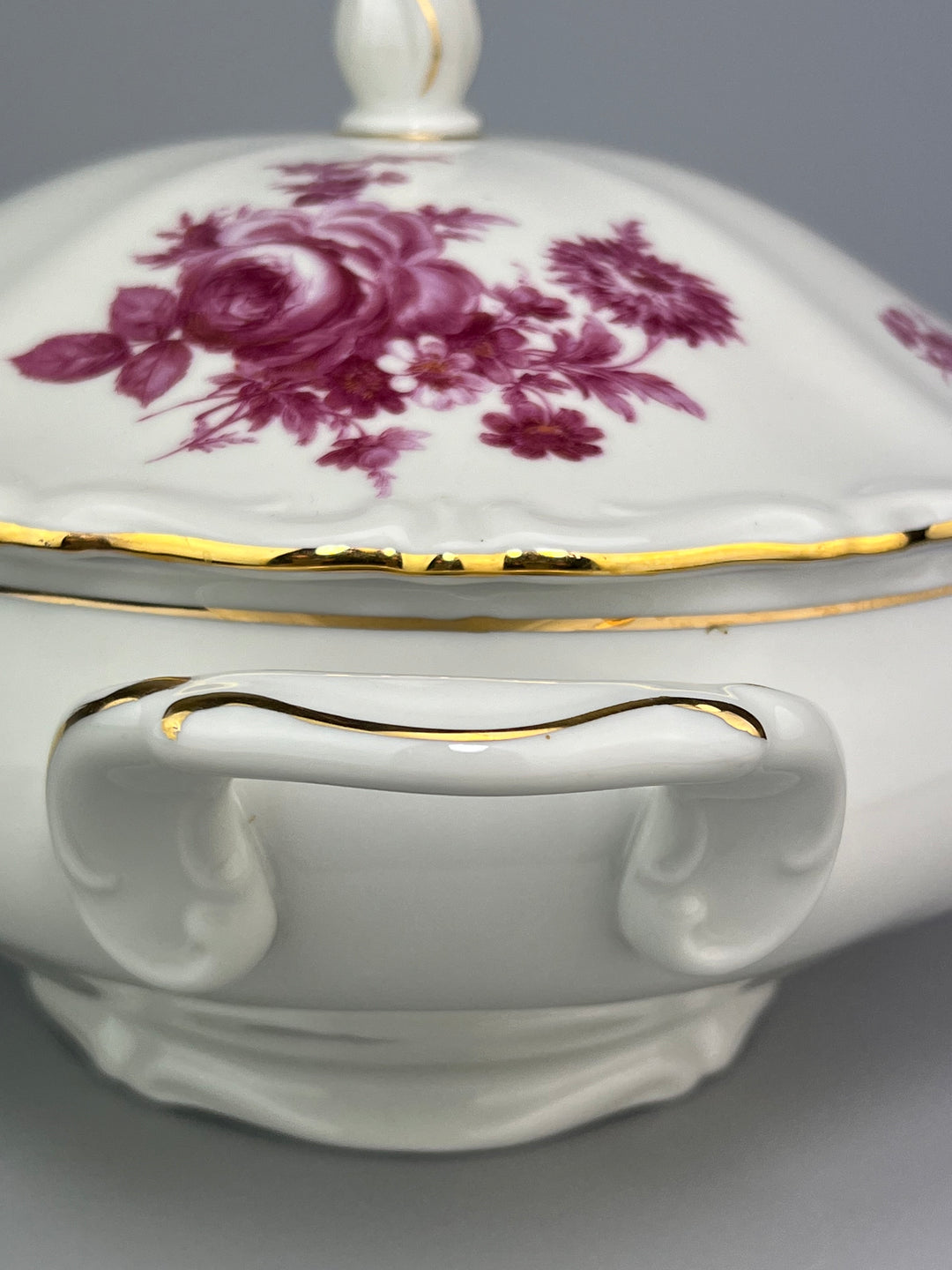 Zuppiera vintage in porcellana Bavaria decoro rosso rubino