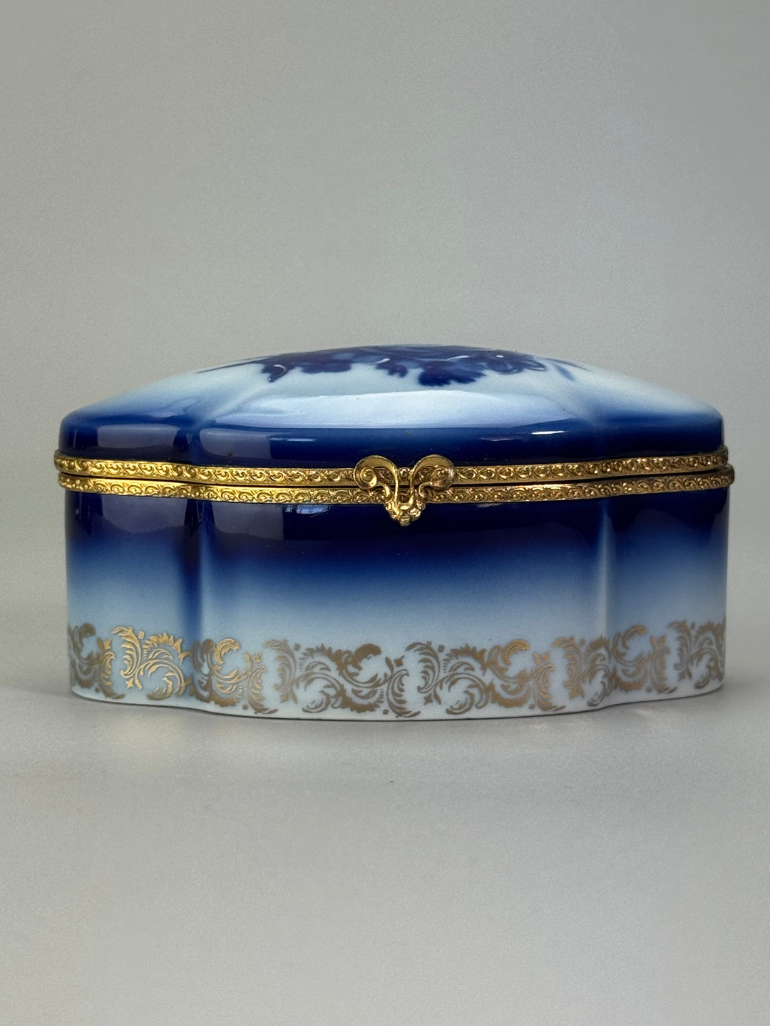 Scatola Portagioie porcellana Limoges decoro floreale blu dettagli dorati