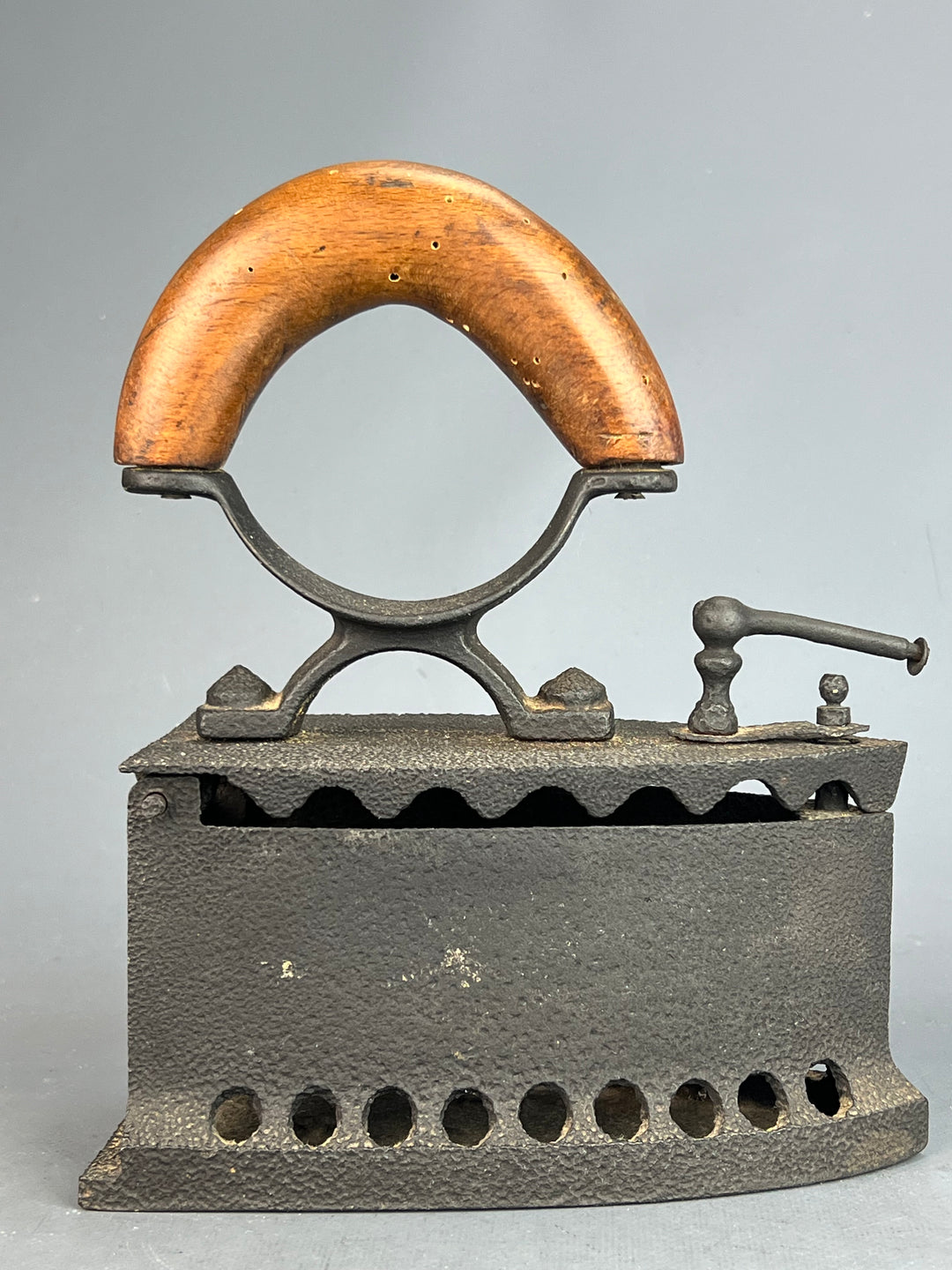 Antico Ferro da stiro ghisa e legno vintage