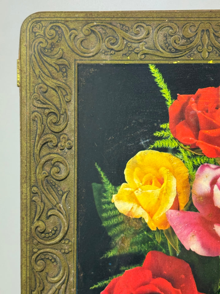 Scatola di latta vintage per torrone Rose e decori floreali dorati