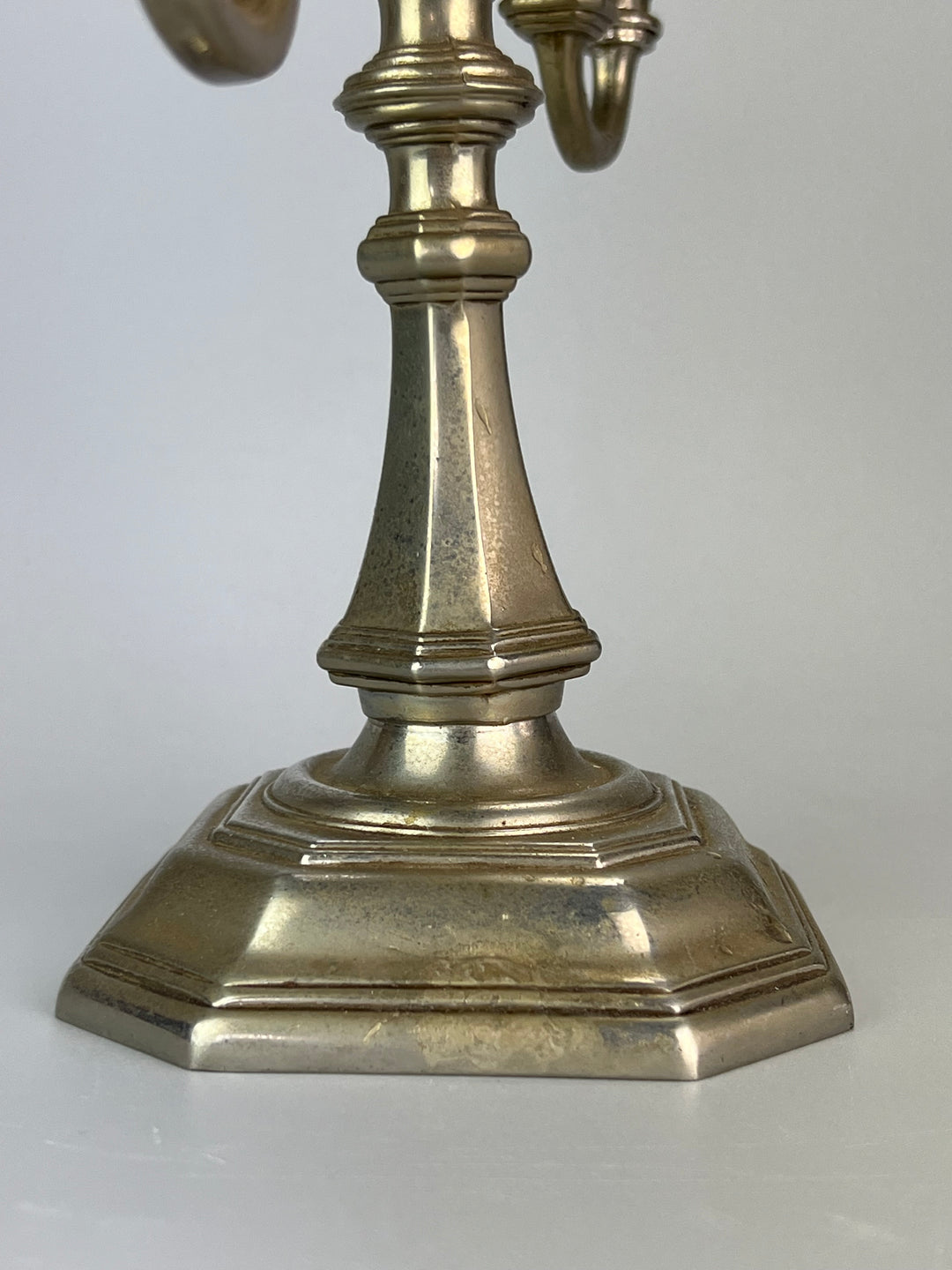 Candelabro a 5 Fiamme in Silverplated – Eleganza Classica