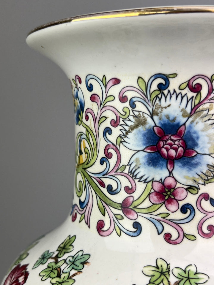Vaso Cinese in Porcellana Smaltata – Decoro Pavoni e Fiori