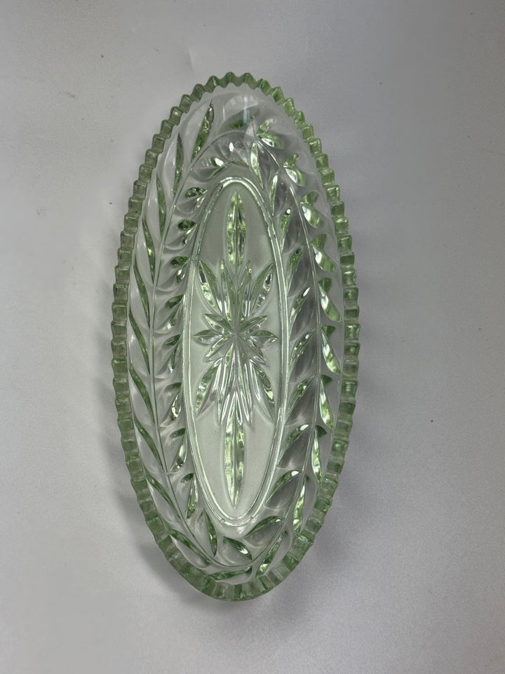 Vassoietto ovale vintage in vetro verde lavorato