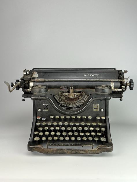 Macchina da scrivere Olivetti M40