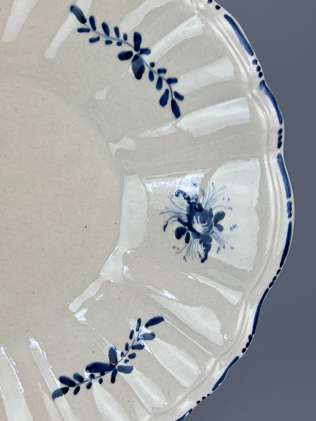 Vassoio in Ceramica di Nove – Decoro Blu a Motivo Floreale