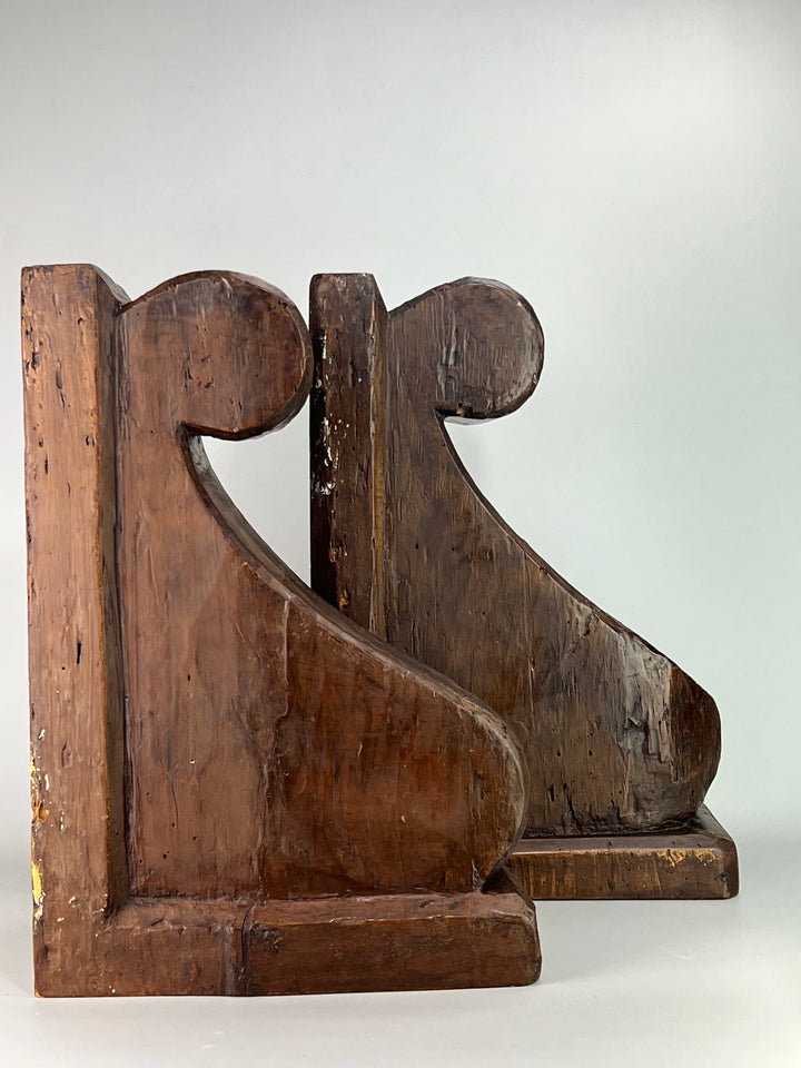 Coppia di capitelli in legno intagliati a mano elementi architettonici antichi