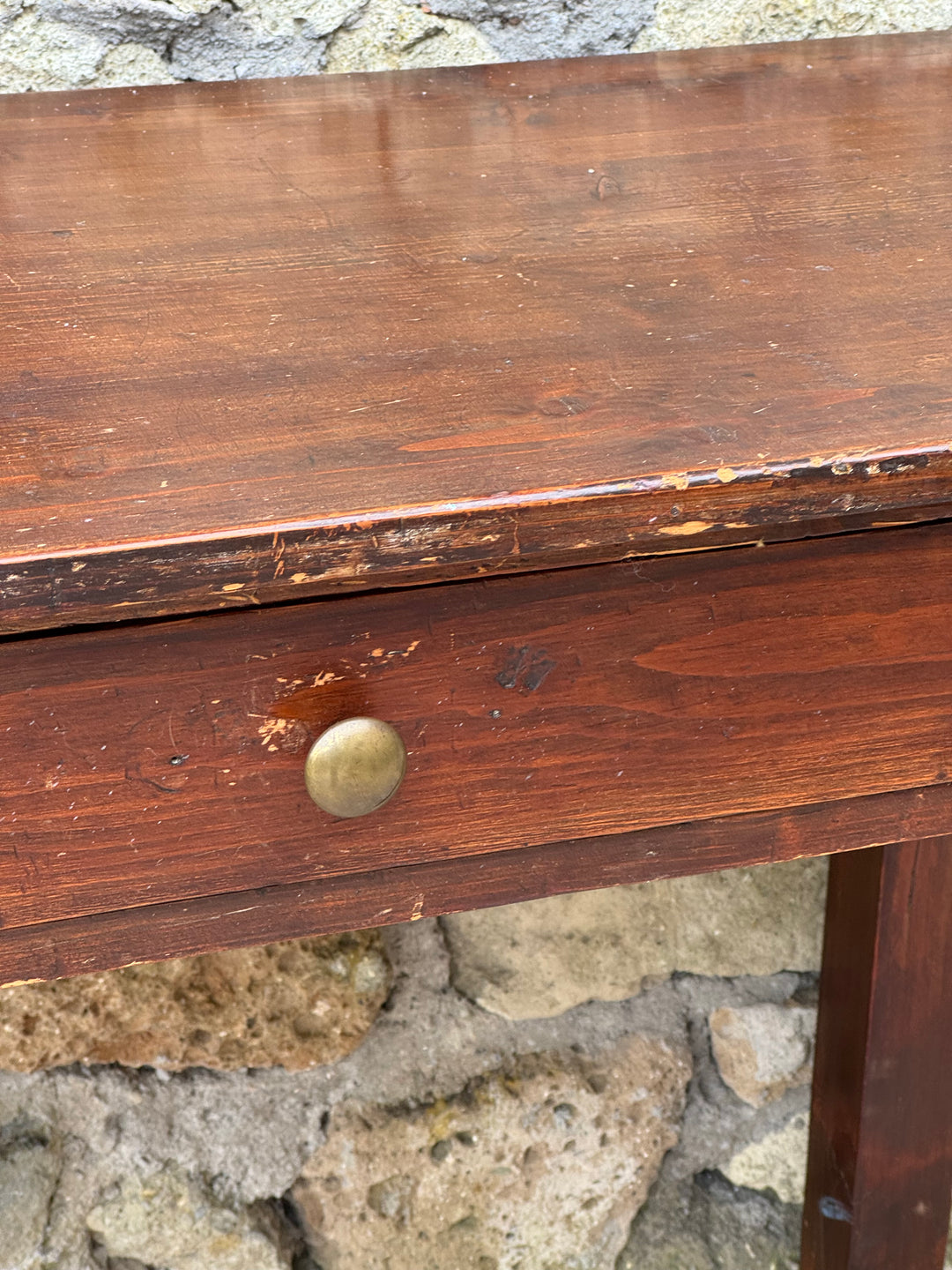 Scrittoio vintage in legno massello con cassetto centrale