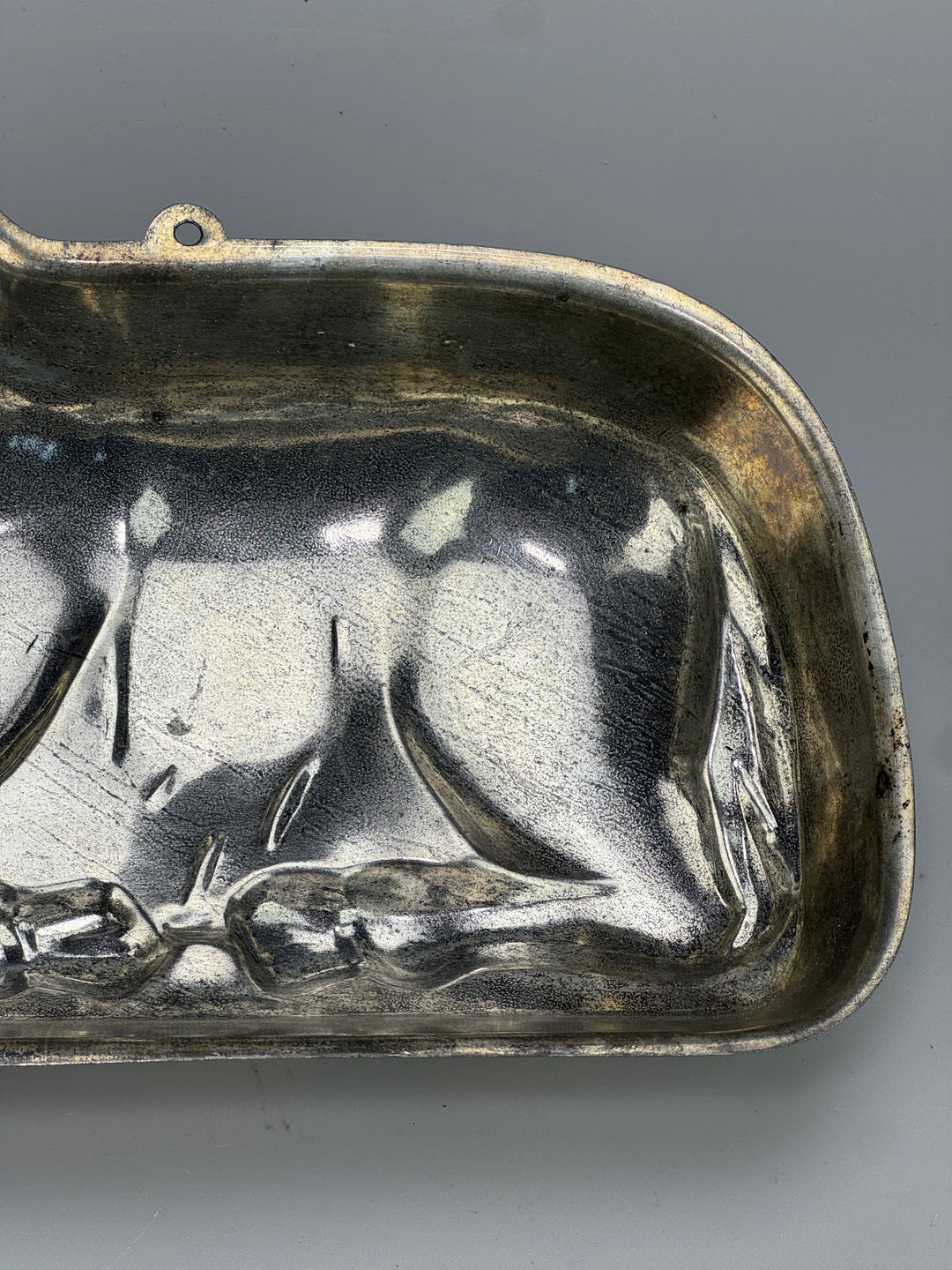 Stampo vintage a forma di agnello in metallo