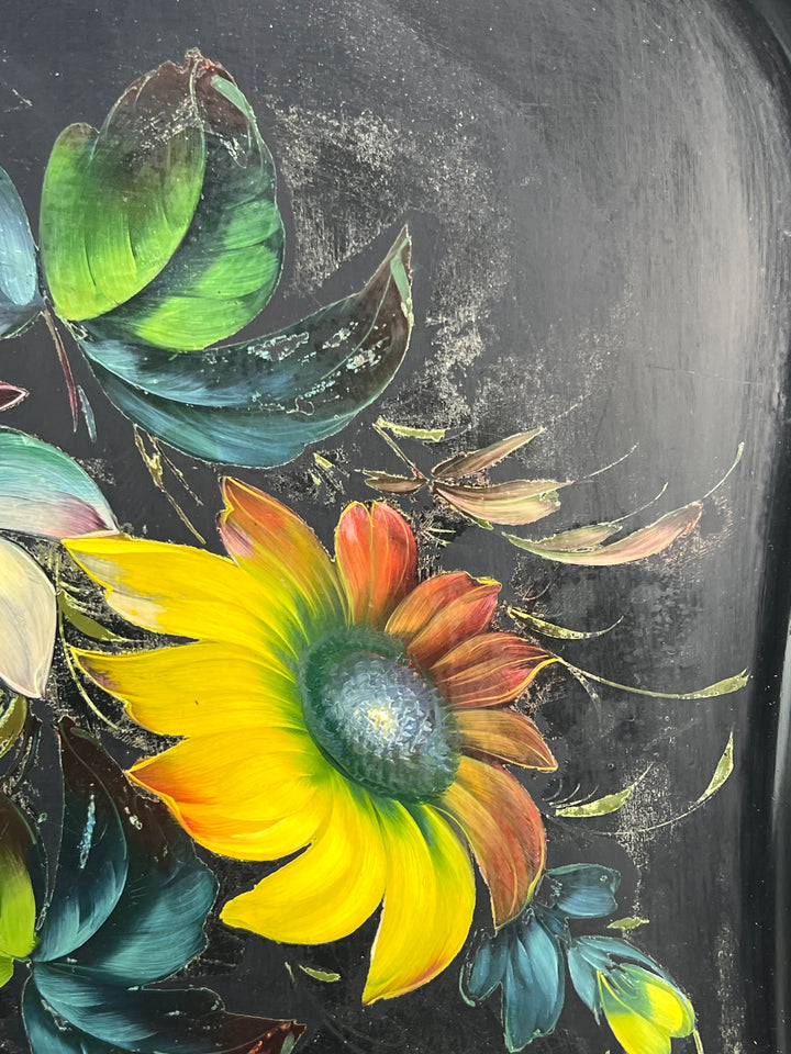 Vassoio decorativo russo nero dipinto a mano con fiori