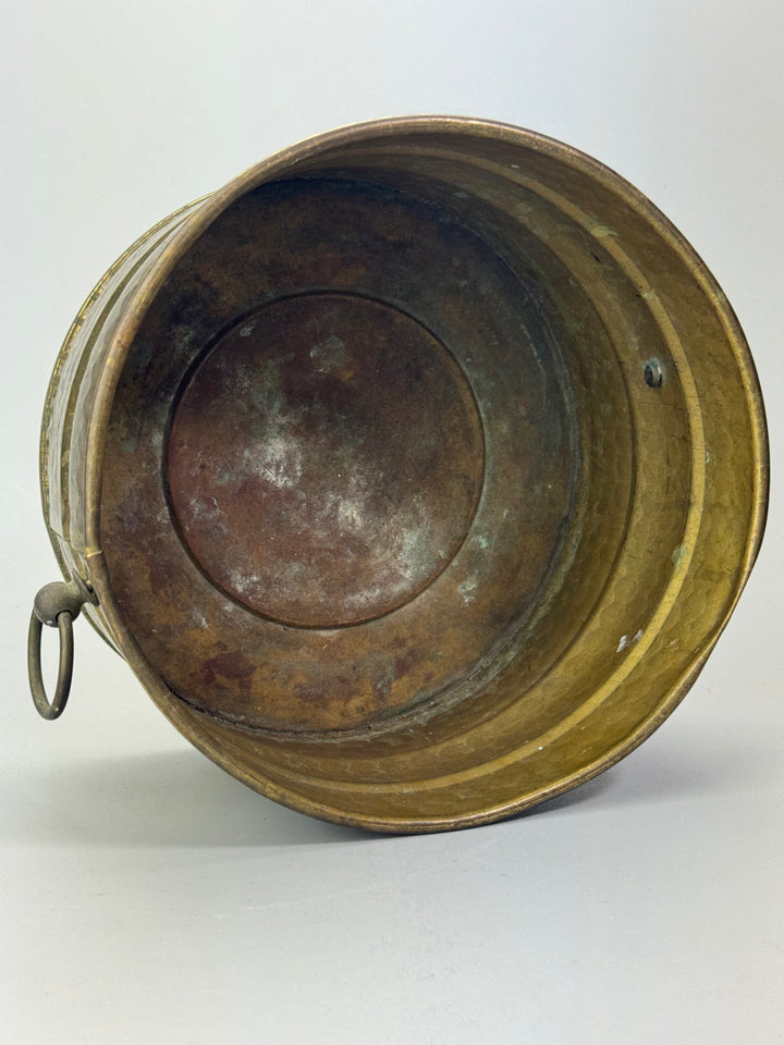 Cachepot Portavaso vintage in ottone martellato