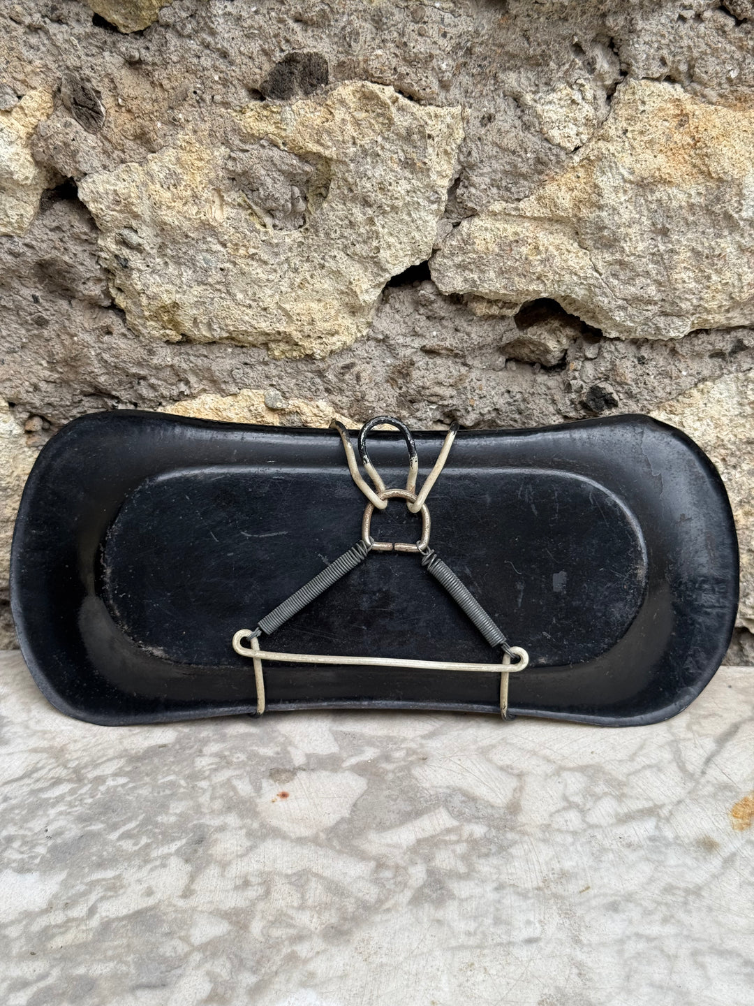 Set Vassoi vintage in metallo nero dipinti a mano con decorazioni floreali stile russo