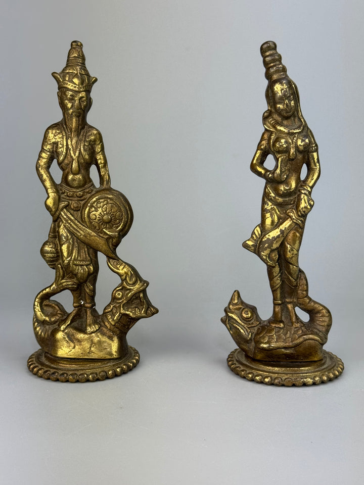 Coppia di statue balinesi in ottone figure tradizionali