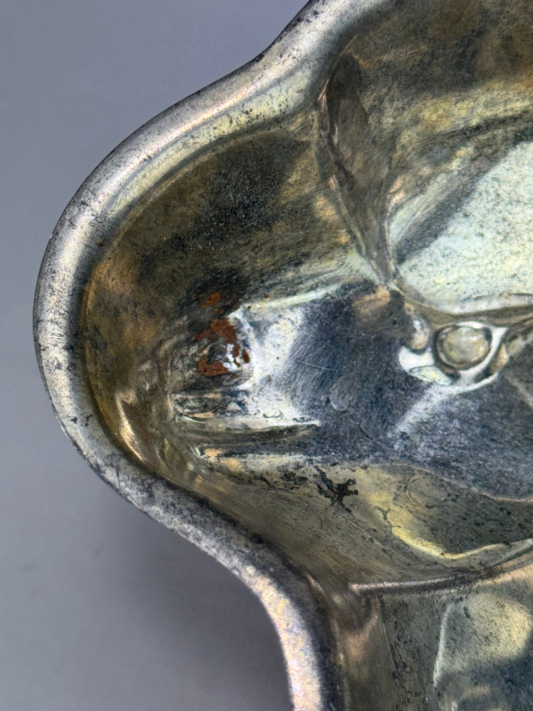 Stampo vintage a forma di agnello in metallo