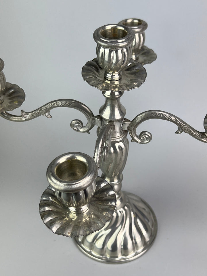 Coppia di candelabri in peltro a 5 bracci stile classico