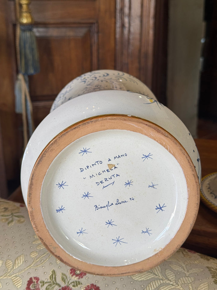 Vaso con coperchio in ceramica Deruta dipinta a mano