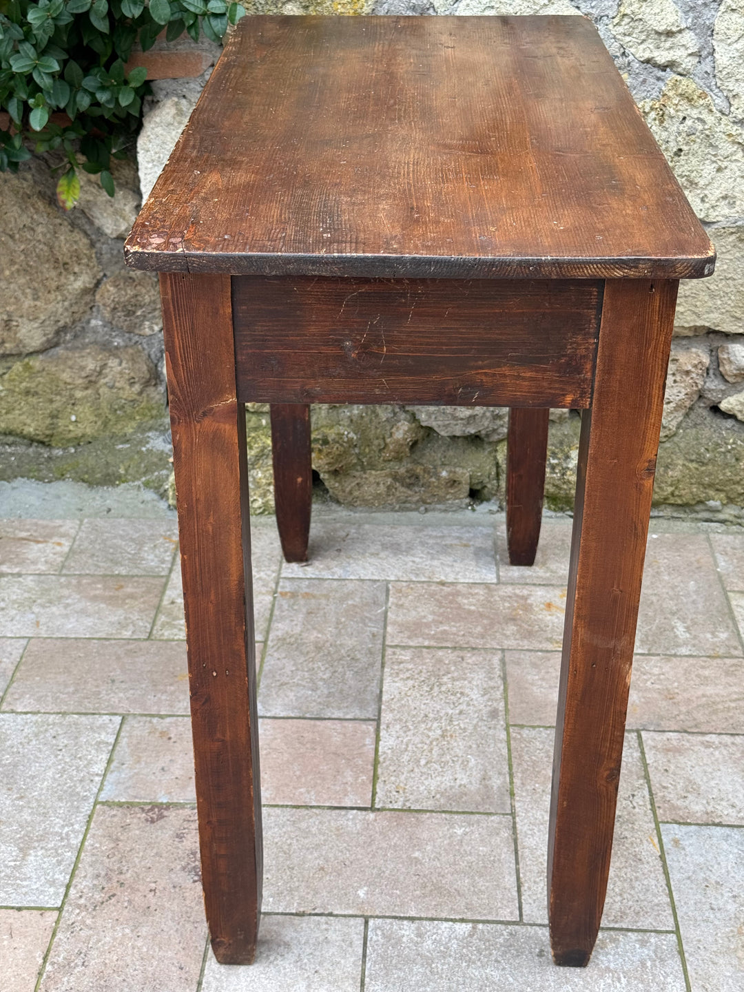 Scrittoio vintage in legno massello con cassetto centrale