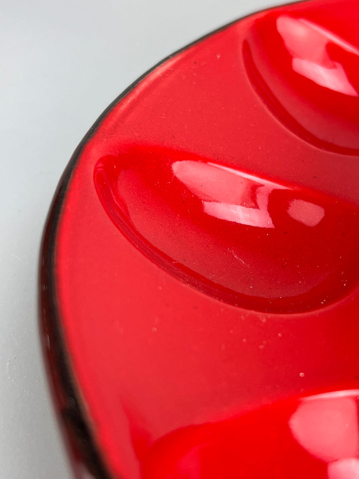 Piatto da portata per uova in ceramica rossa Ars Italica