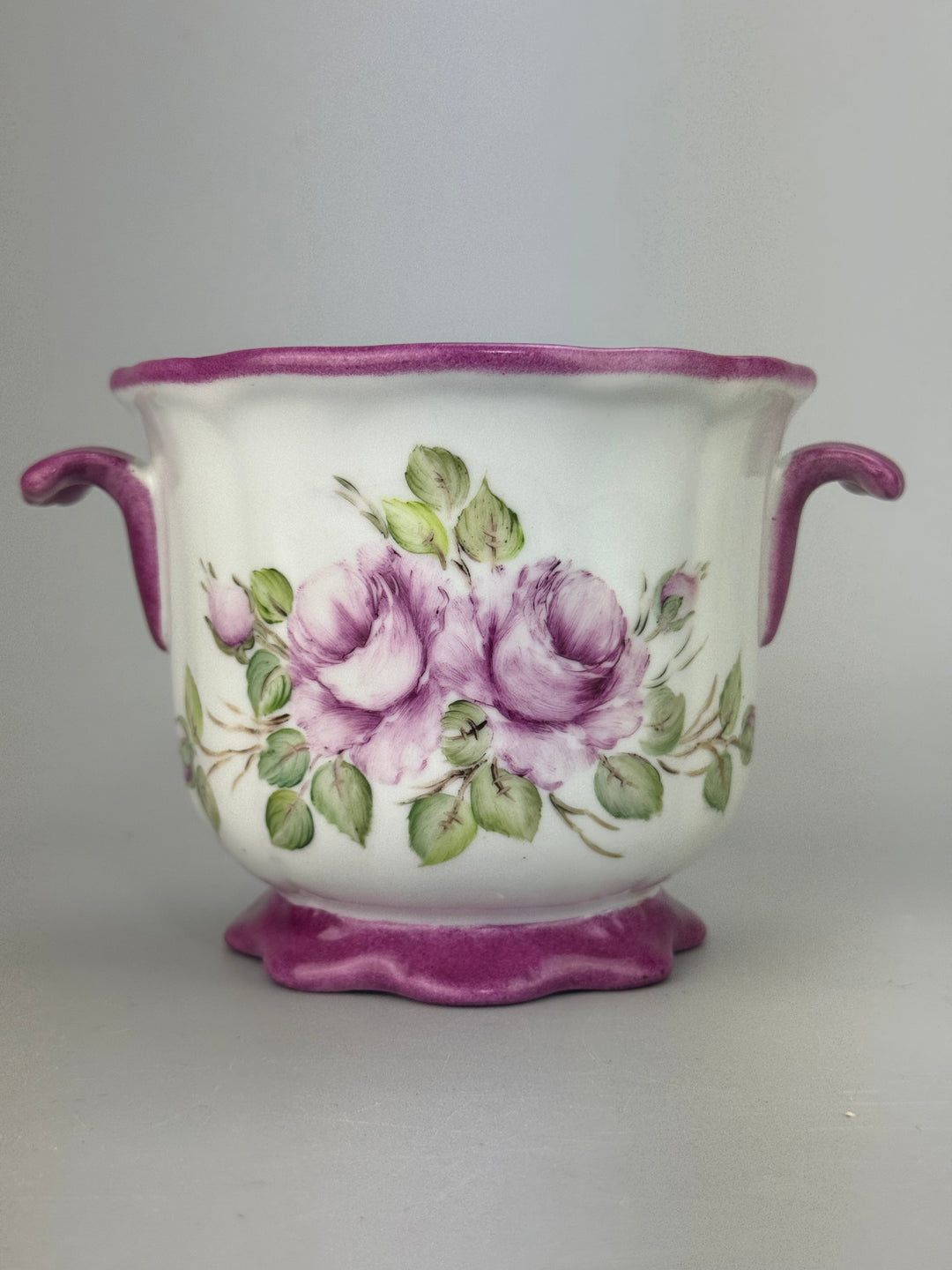 Piccolo cachepot in porcellana dipinta a mano con rose vintage