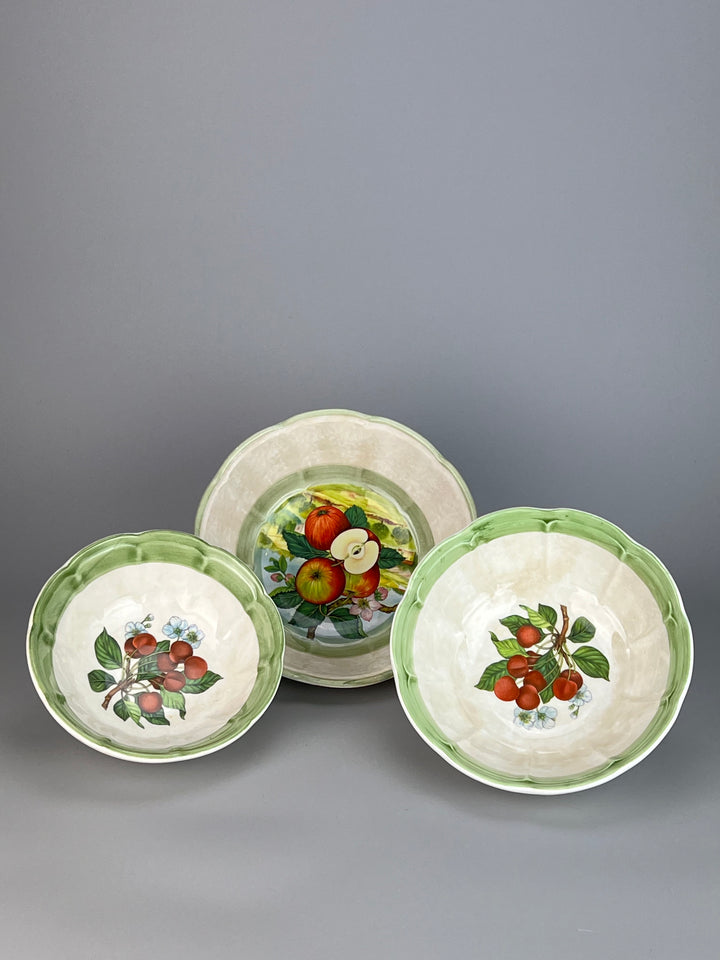 Tris ciotole ceramica due torri decoro frutta