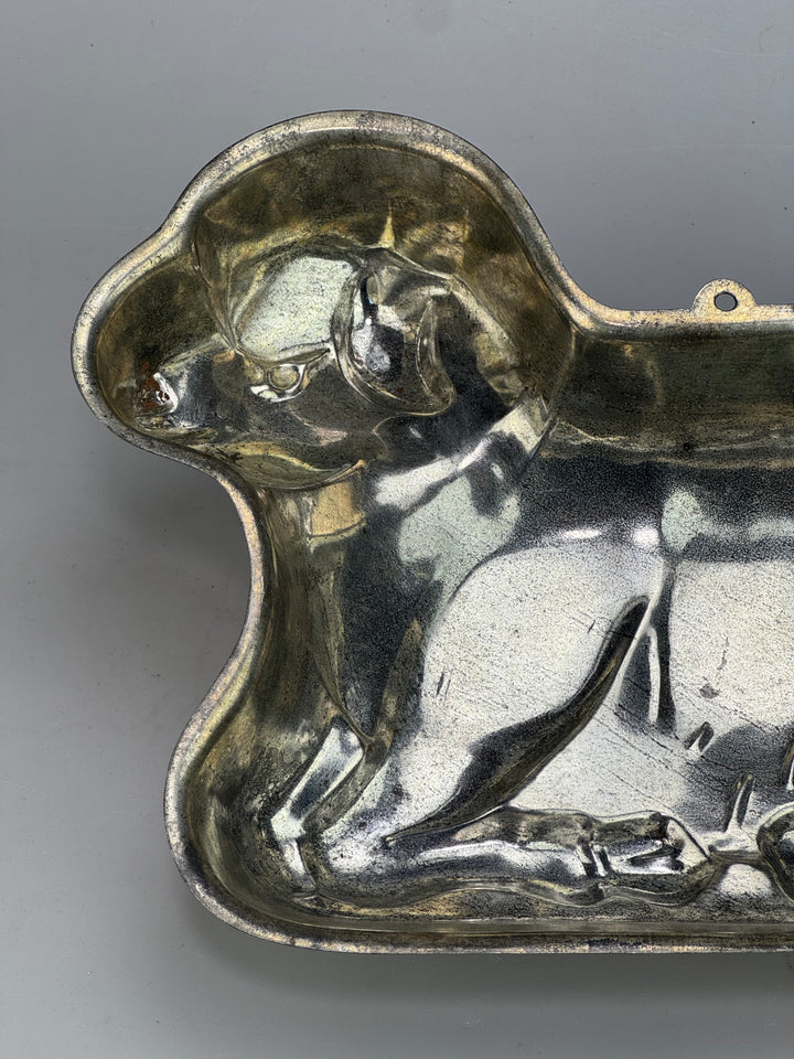 Stampo vintage a forma di agnello in metallo