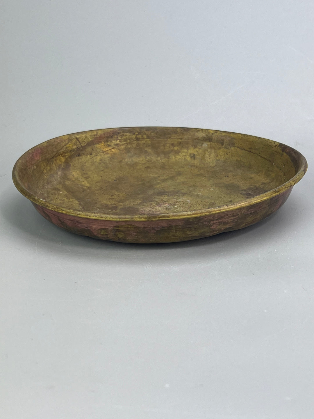 Bilancia vintage in ghisa con piatti in ottone