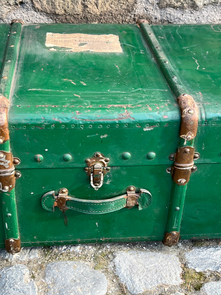Baule da viaggio vintage in legno rivestito verde