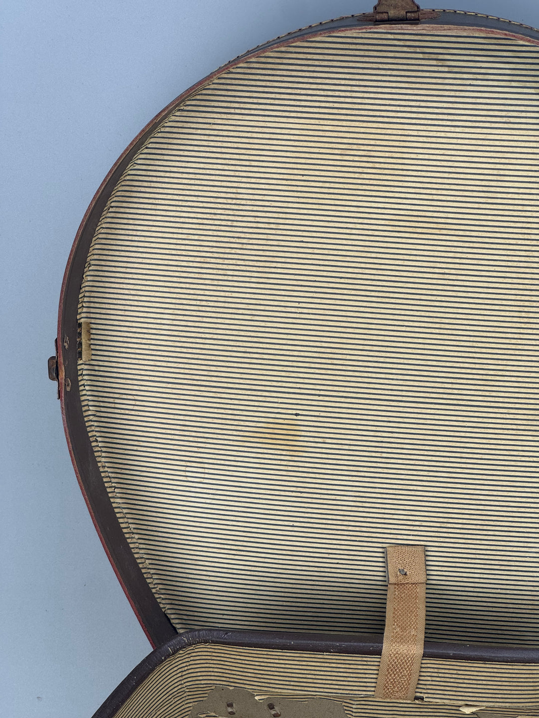 Cappelliera vintage in cuoio marrone con maniglia